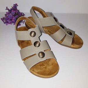 Natural Soul taupe comfort embellished 6 36